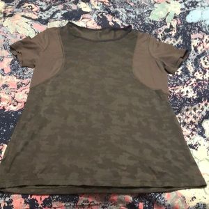 Lululemon camo tee shirt